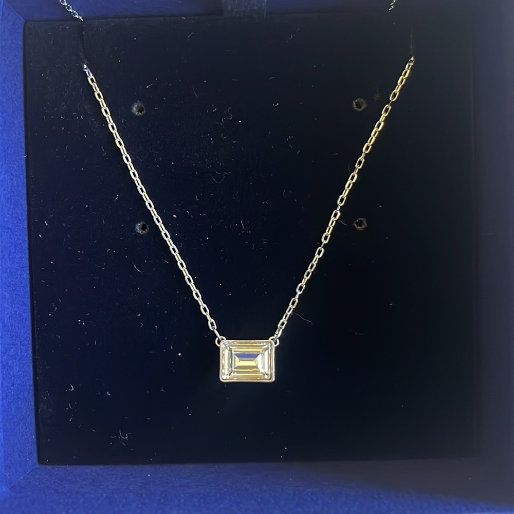 Swarovski emerald shape crystal necklace brand new in box
